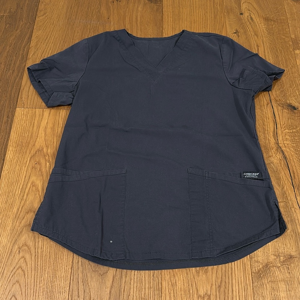 Cherokee women’s scrub top. Medium. Grey. Good condition/ worn